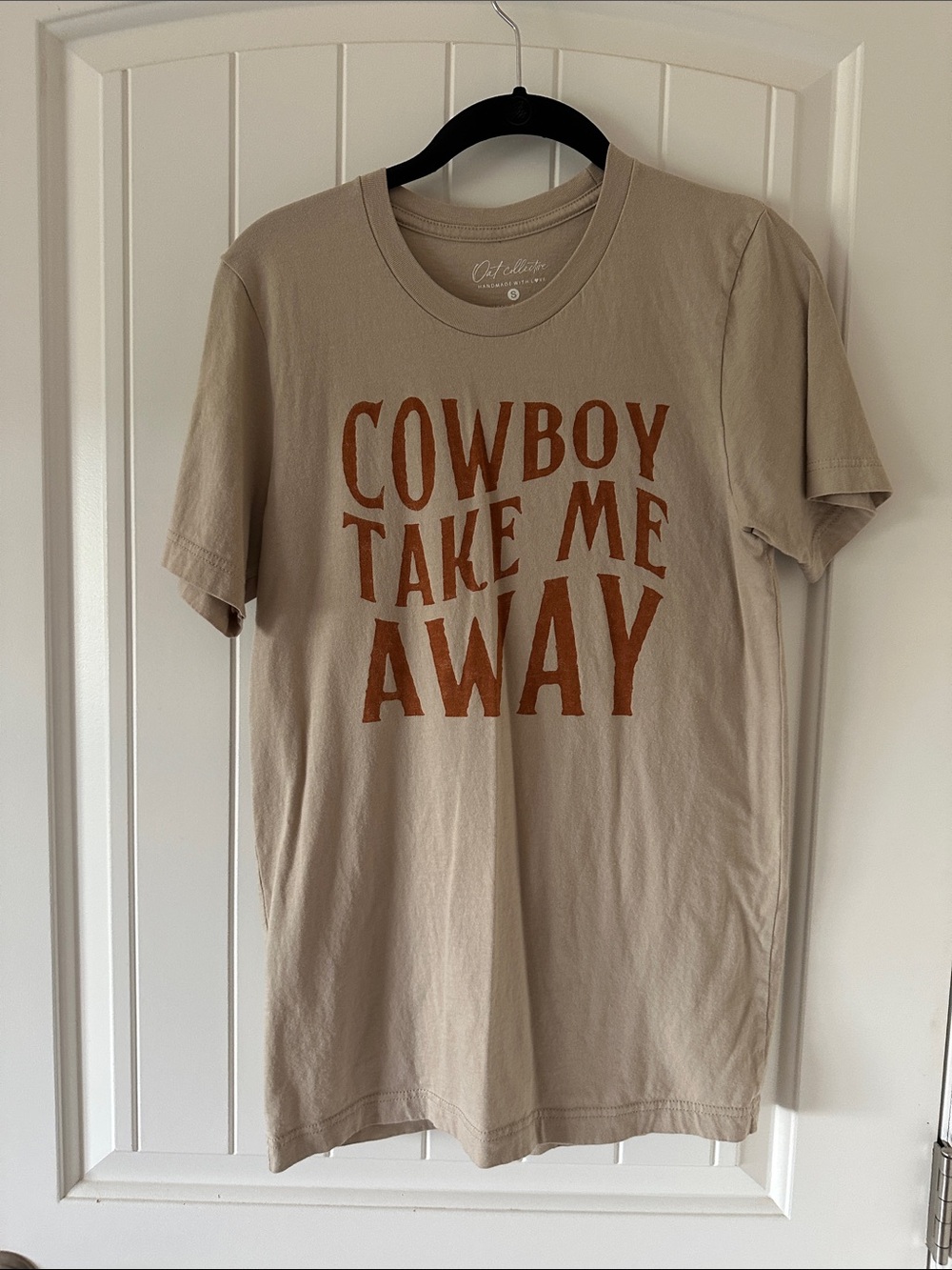 Cotton Graphic Short-Sleeve Tee - Beige "Cowboy Take Me Away"